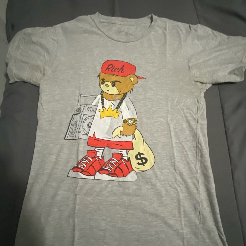 Men’s T Shirt. Size small